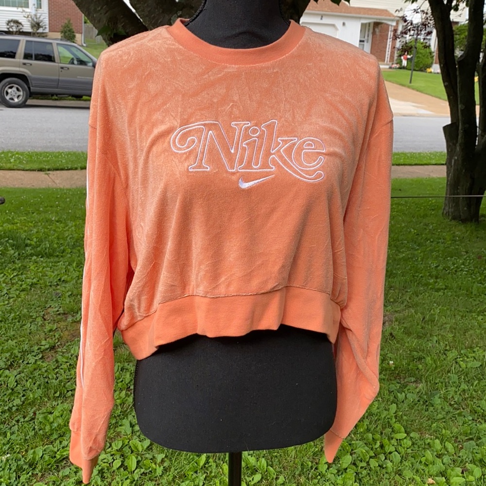 Women’s cropped Nike hoodie